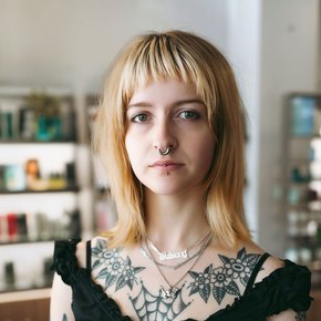 Billie – Stylist, Logan 14
